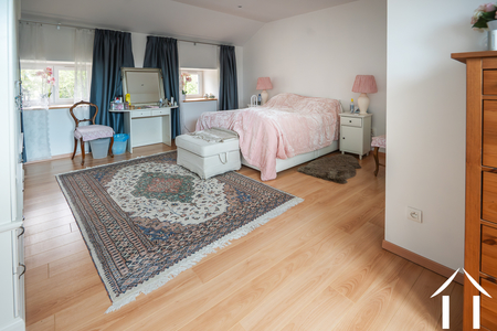 House for sale couches, burgundy, perreuil Image - 10