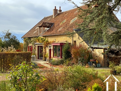 Beautifully located old rectory in nature park de Morvan Ref # cvh5636 