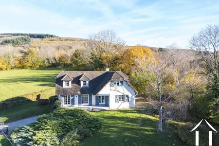 Charming house, border Jura/Bourgogne Ref # bh5638h 