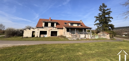 Detached house on the edge of the village with opportunities for activities. Ref # DF5663C 