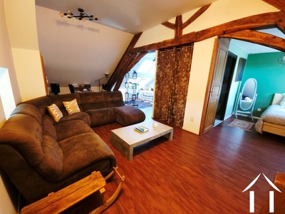 Studio apartment on 2nd upper floor