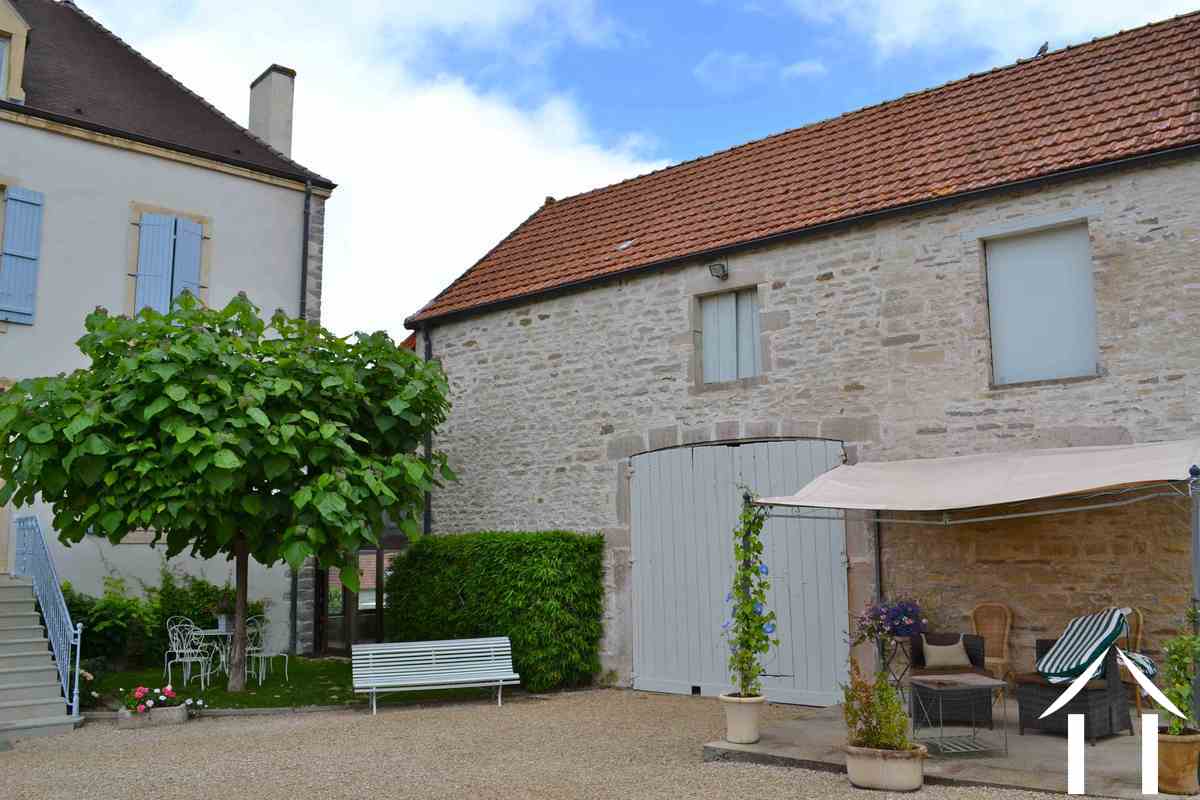 House for sale la rochepot, burgundy 5673 France4u.eu
