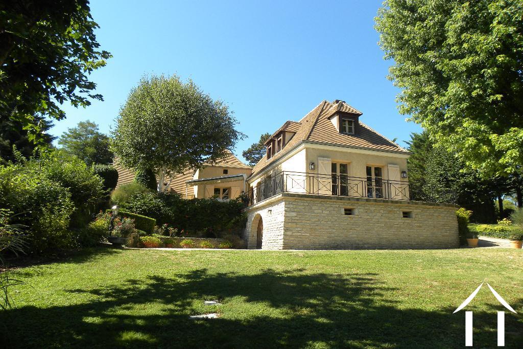 Character house for sale beaune, burgundy 8104 France4u.eu