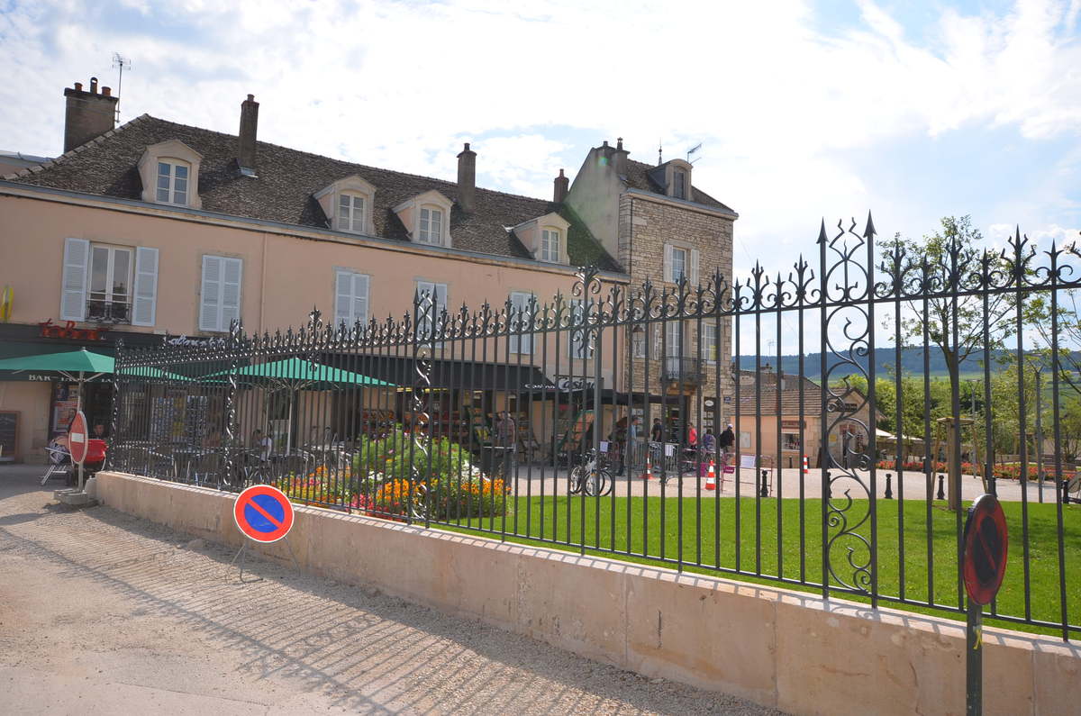 <en>Meursault, près de Burgundy 4U Immobilier</en><fr>Meursault, près de Burgundy 4U Immobilier</fr>