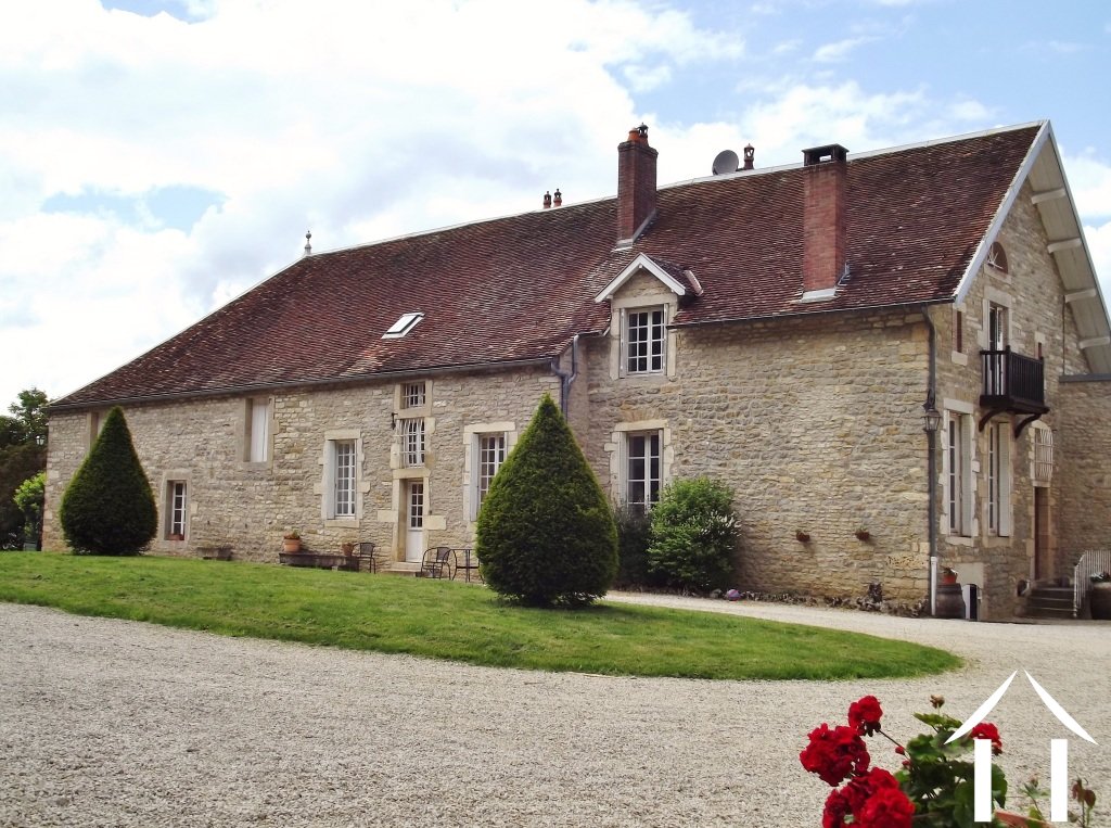 Manor House for sale dijon, burgundy 8330 France4u.eu