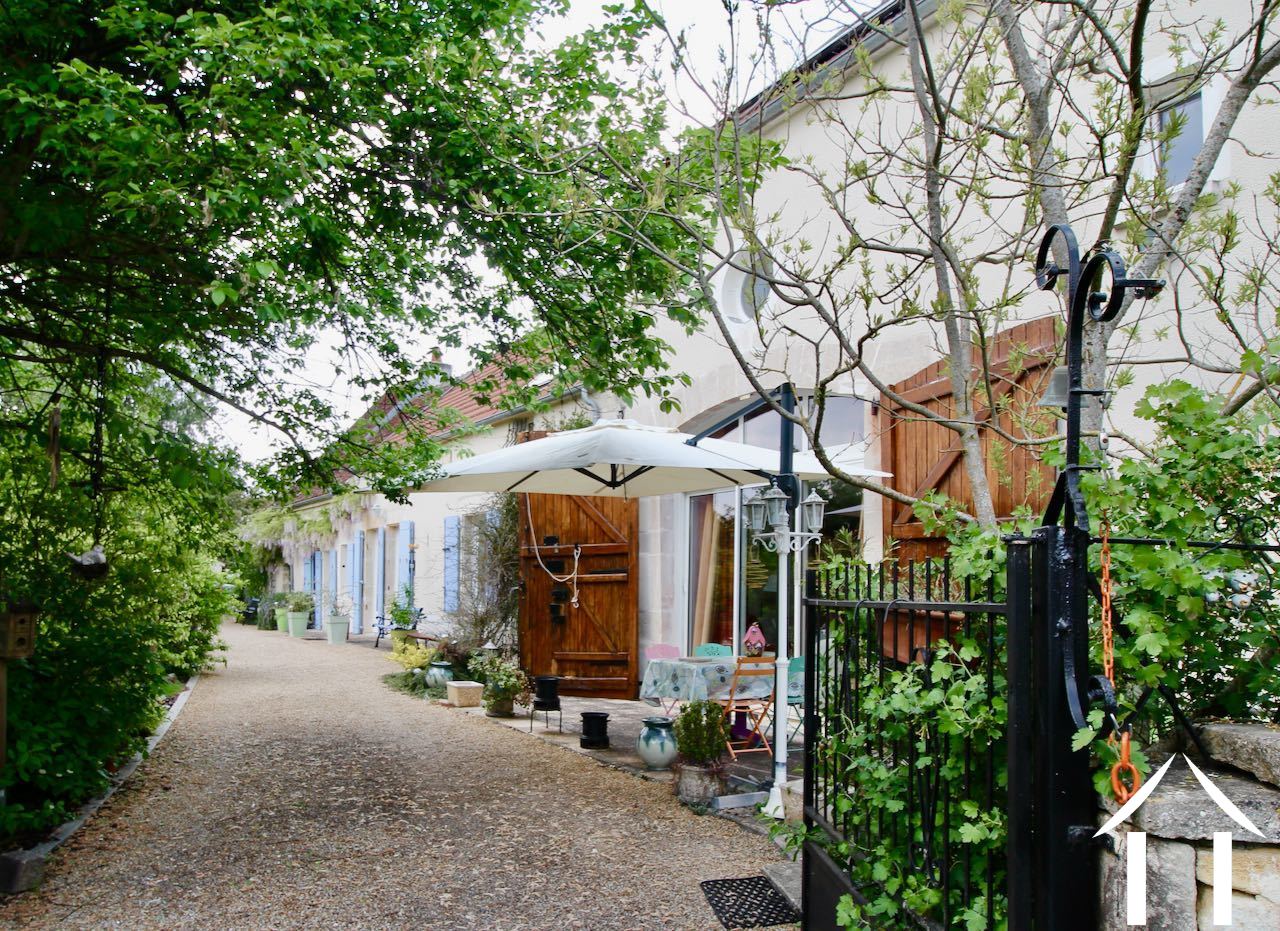 Belle maison avec gîte près de Varzy