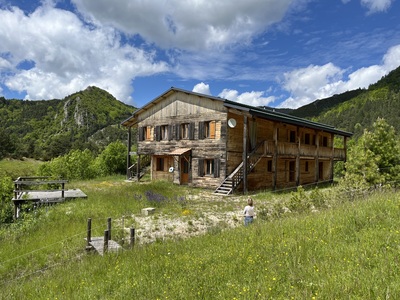 Chalet with 7 bedrooms on 7000m2 plot.