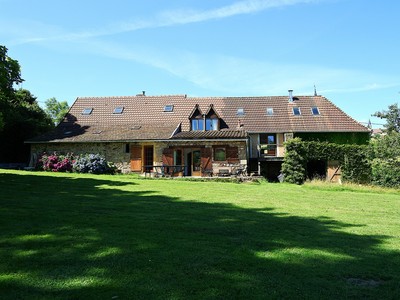 Large country house with gardens, pool and barn