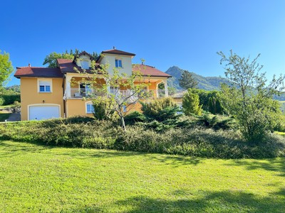 Contemporary House with Stunning Views in a Jura Thermal Spa Town.