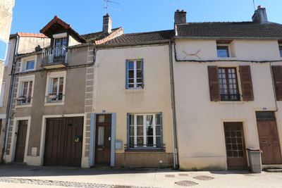 Charming house in the center of Nolay