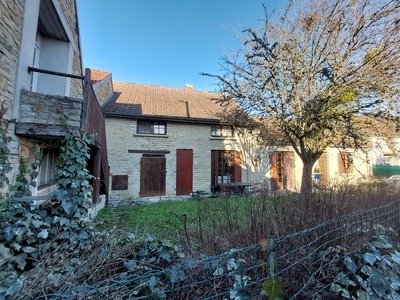 4 bedroom village house, with possible extension
