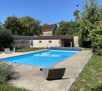 Renovated parish house with pool, north Burgundy