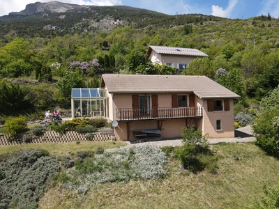 Bungalow with stunning views; Haut Alps, summer and winter activities